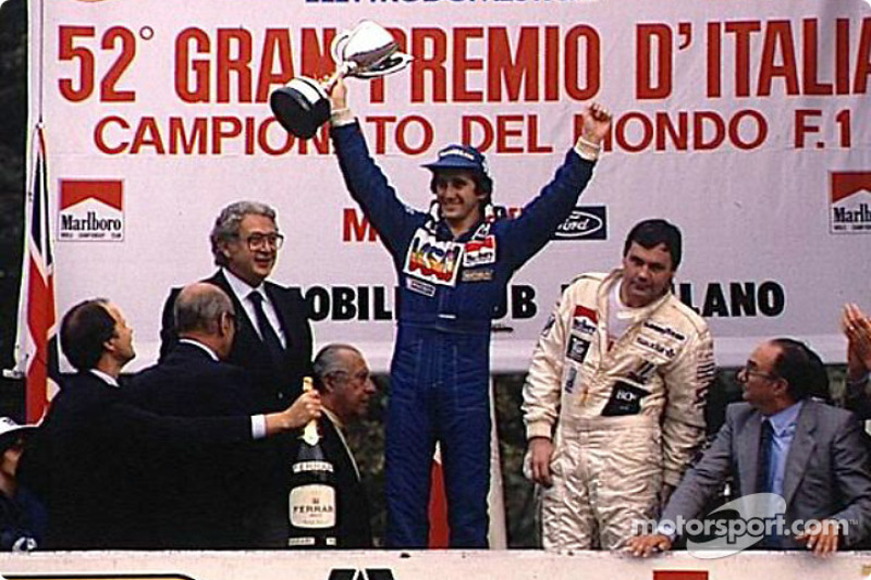 Le vainqueur Alain Prost et Alan Jones