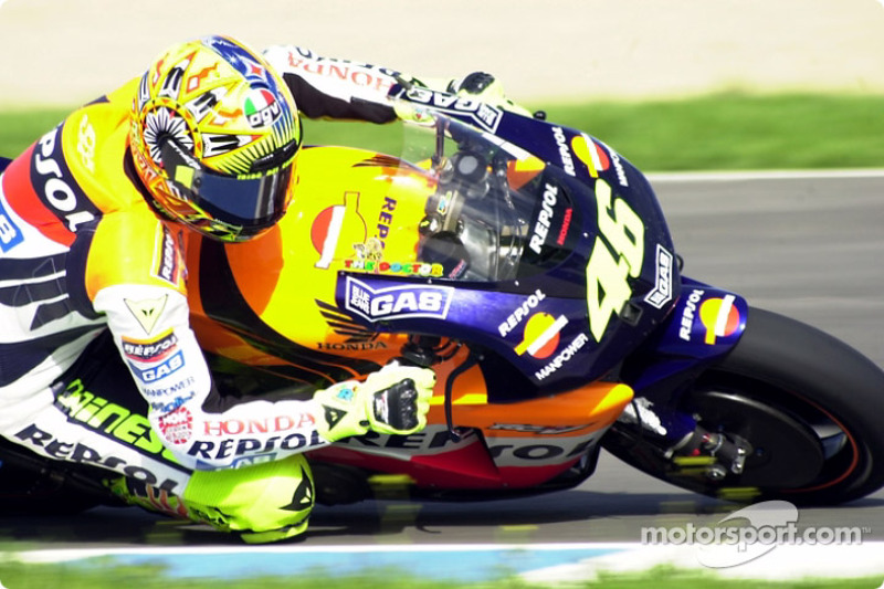 Valentino Rossi knee drag'in