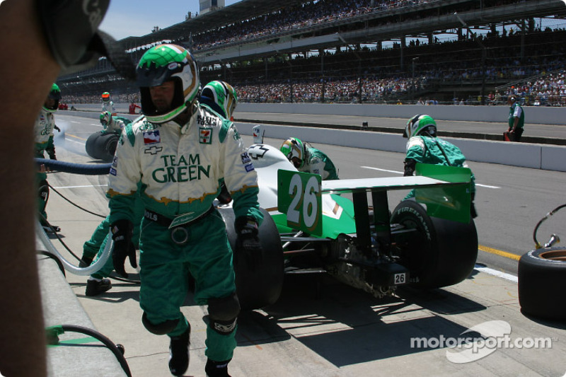 Arrêt au stand pour Paul Tracy