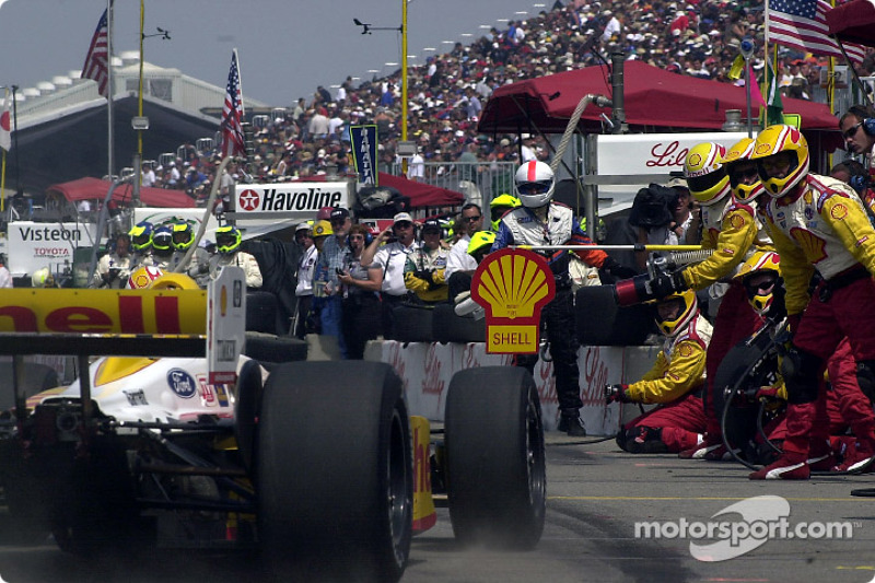 Arrêt au stand pour Jimmy Vasser