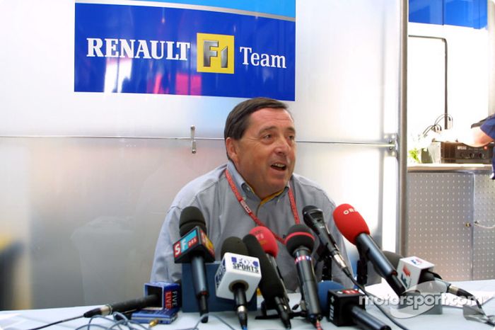 Anuncio de Fernando Alonso como el piloto de carreras de Renault F1 en 2003: Patrick Faure