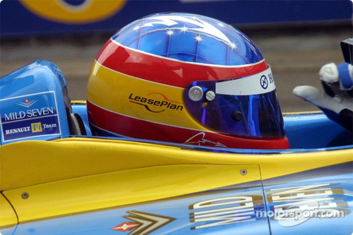 Casco de Fernando Alonso en 2002