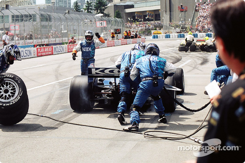 Arrêt au stand pour Dario Franchitti