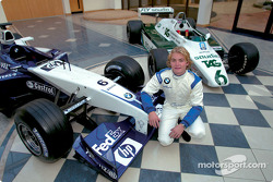 Nico Rosberg ve 2002 Williams FW24 ve Williams FW08 his dad Keke drove Dünya Şampiyonası 1982