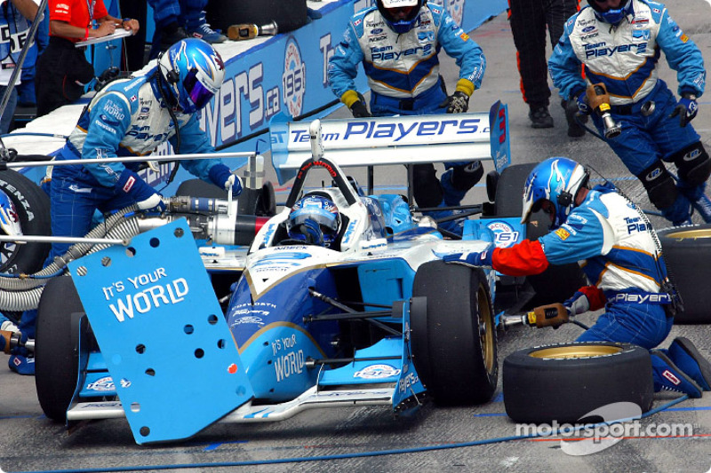 Arrêt au stand pour Paul Tracy