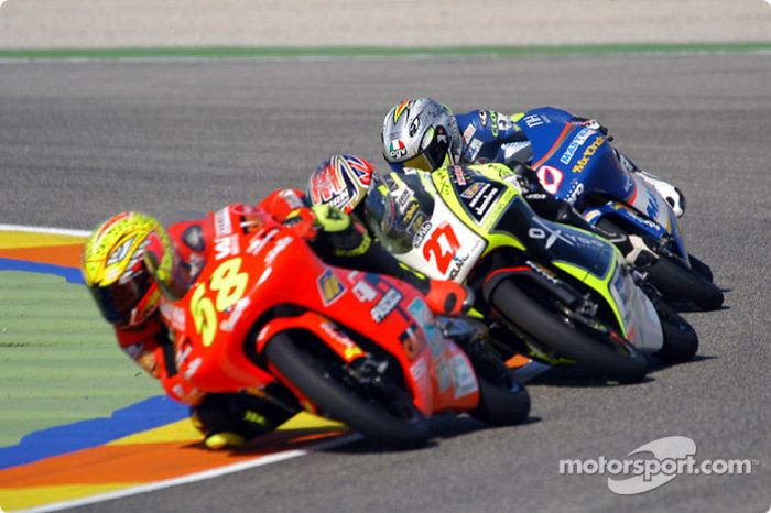 2003 Valencia, por delante de Stoner que acabó ganando la carrera