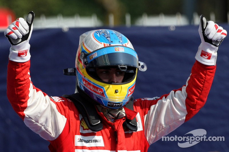 Race winner Fernando Alonso, Scuderia Ferrari celebrates