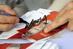 Rinaldo Capello signe un autographe