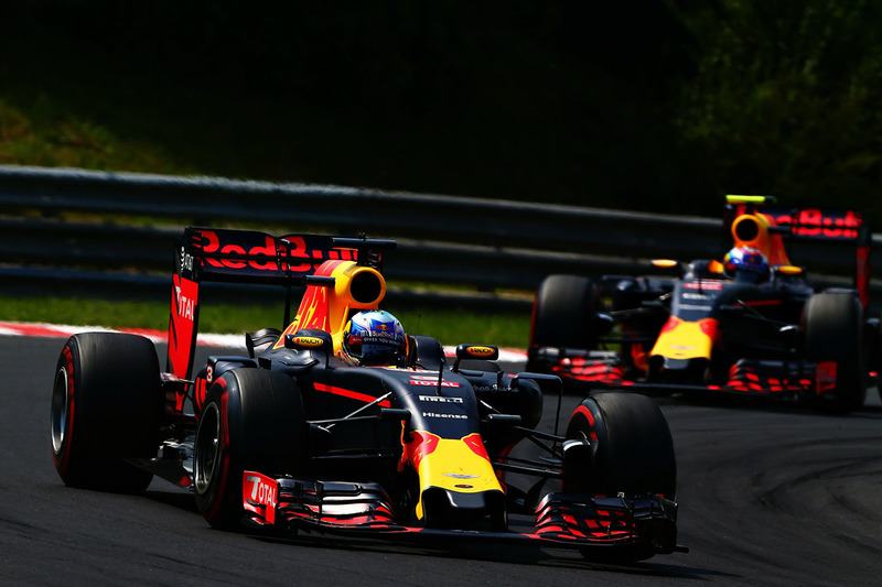 Red Bull (256 puntos)