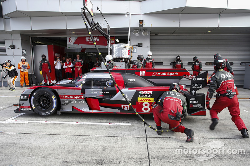 #8 Audi Sport Team Joest Audi R18 e-tron quattro: Lucas di Grassi, Loic Duval, Oliver Jarvis