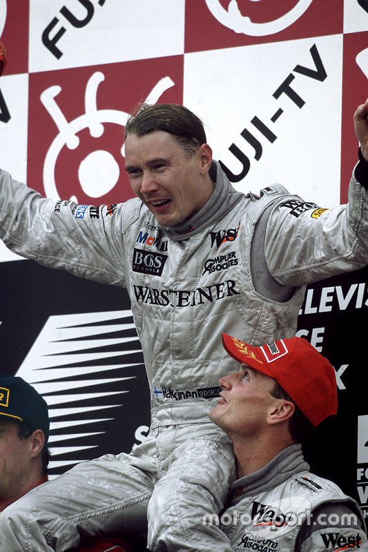 1998. Подіум: 1. Міка Хаккінен,, McLaren-Mercedes. 2. Едді Ірвайн, Ferrari. 3. Девід Култхард, McLaren-Mercedes