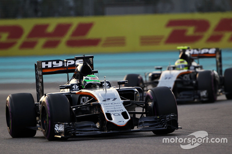 Nico Hulkenberg, Sahara Force India F1 VJM09, devant son coéquipier Sergio Perez, Sahara Force India F1 VJM09