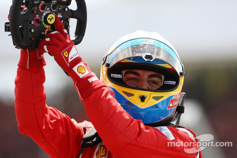 Race winner Fernando Alonso, Scuderia Ferrari