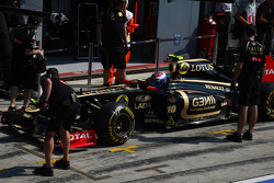 Виталий Петров, Lotus Renault GP