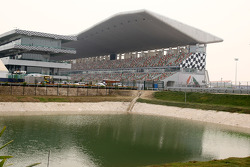 Track atmosphere