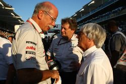 Bernie Ecclestone co Dr. Dieter Zetsche, Chairman of Daimler and Norbert Haug, Mercedes, Motorsport 