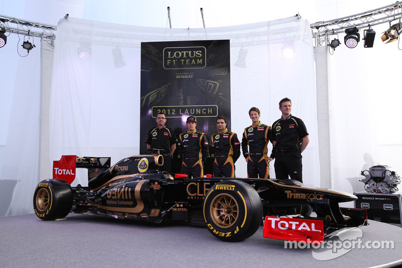 Eric Boullier, Team Principal, Lotus Renault F1 Team met Kimi Raikkonen, Jérôme d'Ambrosio,  Lotus R