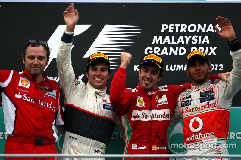 Stefano Domenicali, Scuderia Ferrari Sporting Director, Sergio Perez, Sauber F1 Team, Fernando Alonso, Scuderia Ferrari and Lewis Hamilton, McLaren Mercedes