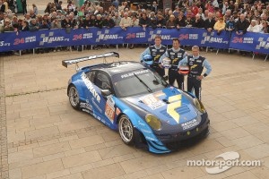 #88 Team Felbermayr-Proton Porsche 911 RSR: Christian Ried, Gianluca Roda, Paolo Ruberti