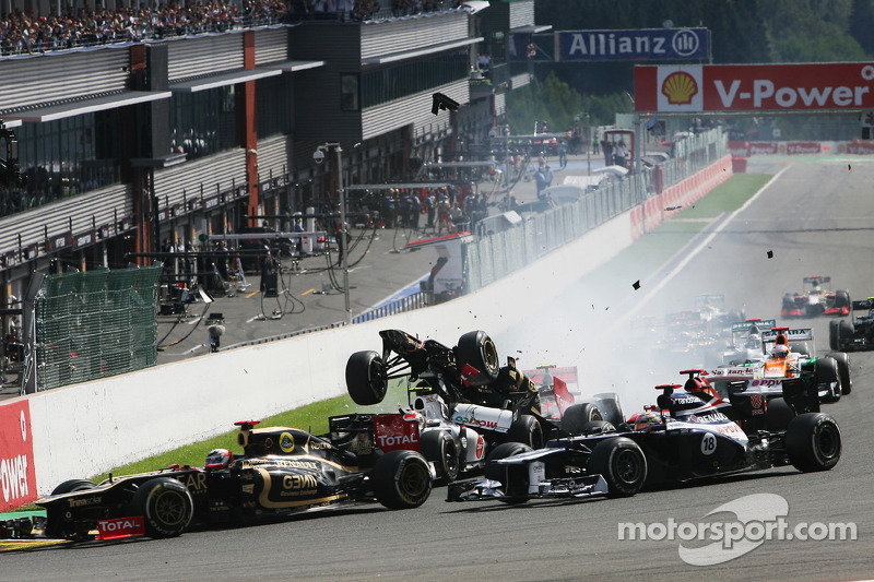 F1 2012 - Belga Nagydíj - startbaleset