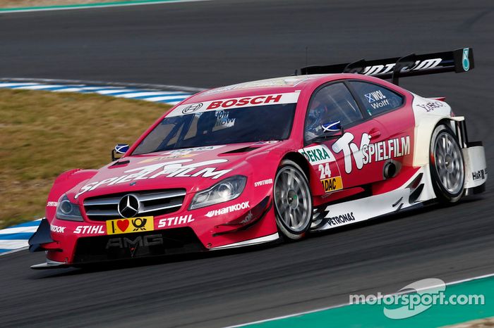 Susie Wolff, entonces Stoddart, utilizó este color en su Mercedes AMG C-Coupe en el DTM 2012 con Persson Motorsport
