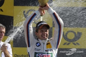 Podium: race winner Augusto Farfus Jr., BMW Team RBM