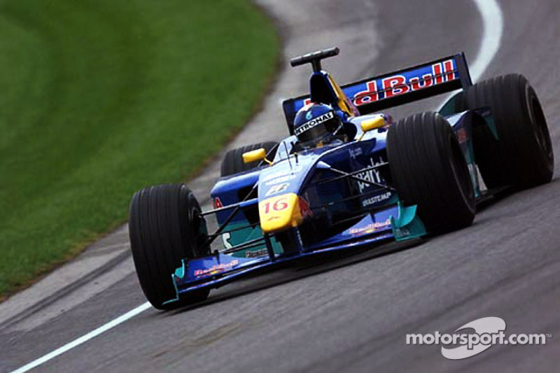 5. <img src="https://cdn-0.motorsport.com/static/img/cfp/0/0/0/0/30/s3/brazil-2.jpg" alt="" width="20" height="12" /> Pedro Diniz, 98 Grandes Premios (1995-2000), el mejor resultado es el 5° lugar en (Luxemburgo 1997 y Bélgica 1998).
