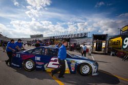 De beschadigde auto van Brad Keselowski, Penske Racing Ford