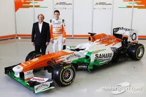 Bob Fernley and Paul di Resta, Sahara Force India F1 Team unveil the VJM06