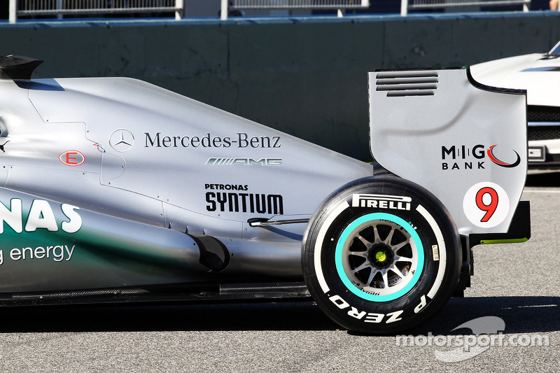 Mercedes AMG F1 W04 detalhe do escapamento