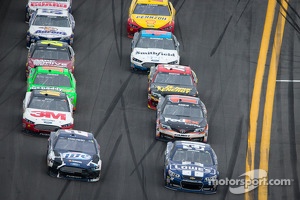 Brad Keselowski, Penske Racing Ford and Jimmie Johnson, Hendrick Motorsports Chevrolet battle for the lead