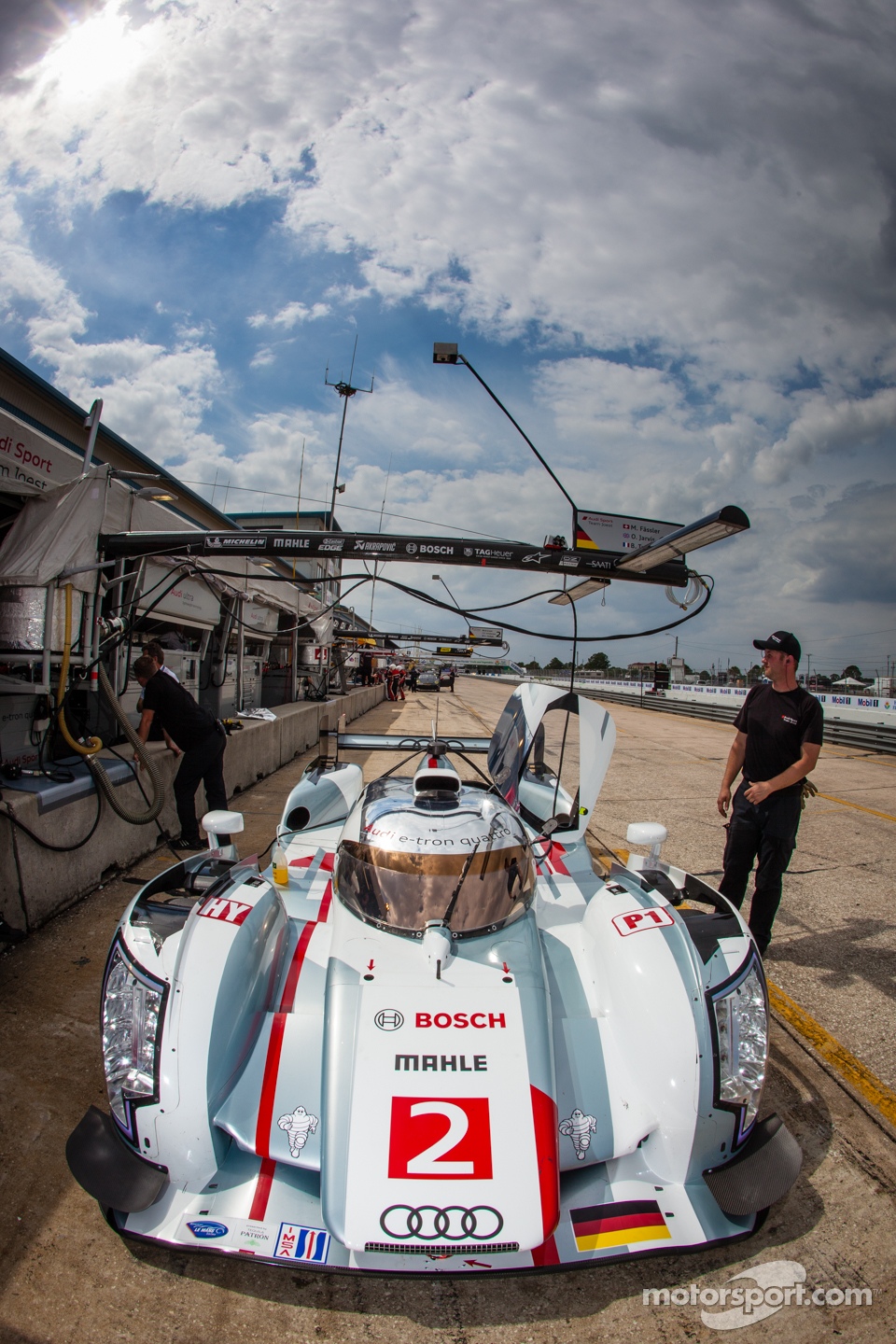 #2 Audi Sport Team Joest Audi R18 e-tron quattro: Lucas di Grassi, Tom Kristensen, Allan McNish