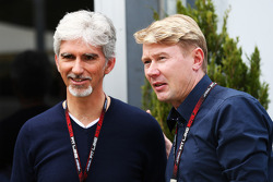 Damon Hill, comentarista da Sky Sports, com Mika Hakkinen