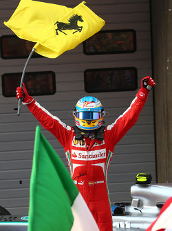 Ganador de la carrera Fernando Alonso, Ferrari