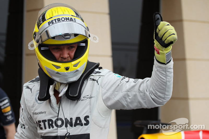 Ganador de la pole position Nico Rosberg, Mercedes AMG F1 celebra en parc ferme