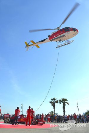 Banco Santander vuela el Ferrari F138 a Barcelona para el GP de España