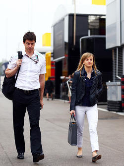 Toto Wolff mit Frau Susie Wolff