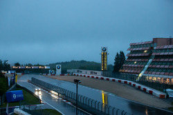 Hevige regenval op de Nurburgring om 6 uur ’s ochtends