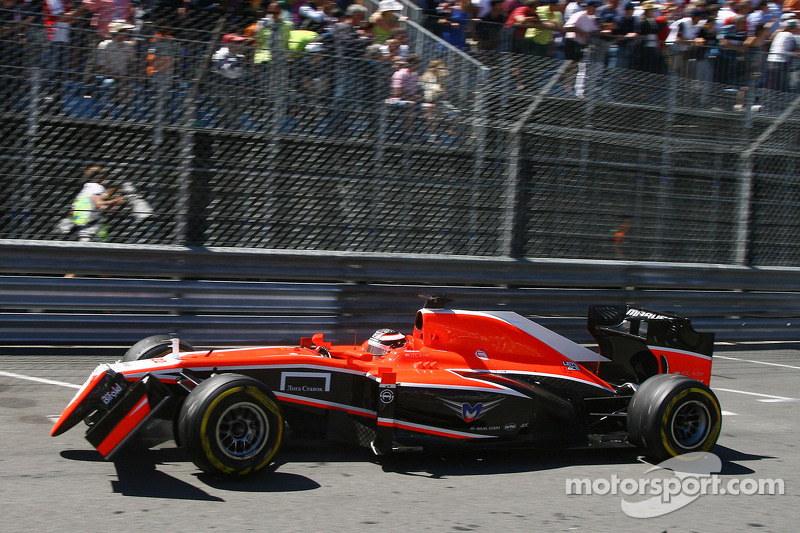 Jules Bianchi, Marussia F1 Team MR02 with a broken front wing