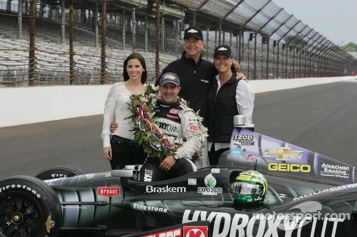 O vencedor Tony Kanaan, KV Racing Technology Chevrolet comemora