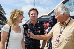 Geri Halliwell, cantante con Christian Horner, Red Bull Racing Team y Bob Constanduros, periodista y comentarista