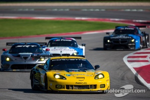 #4 Corvette Racing Chevrolet Corvette C6 ZR1: Oliver Gavin, Tom Milner