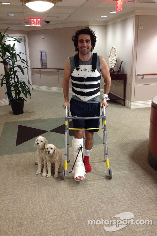 Dario Franchitti deixa o hospital