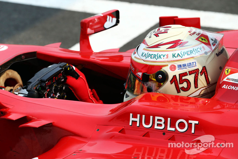 Fernando Alonso, Ferrari F138 com um capacete que comemora seu recorde de pontos