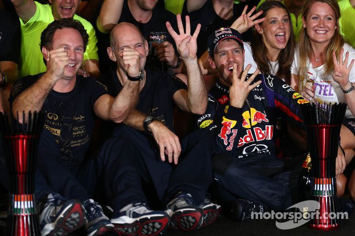 Sebastian Vettel, Red Bull Racing, celebra su cuarto campeonato del mundo de Fórmula 1, en 2013