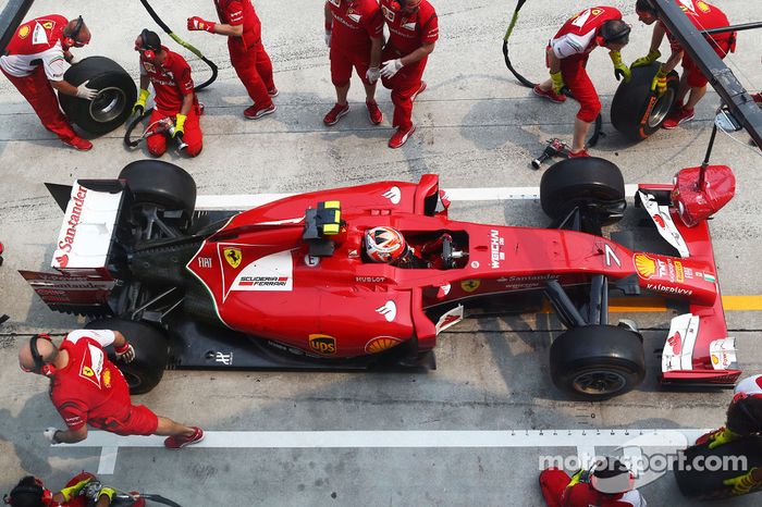Kimi Raikkonen, Ferrari F14-T pit stop