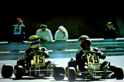 Terry Fullerton lidera a Ayrton Senna