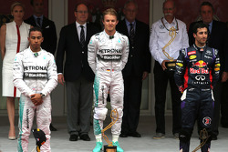 Nico Rosberg, Mercedes AMG F1 Team, Lewis Hamilton, Mercedes AMG F1 Team et Daniel Ricciardo, Red Bull Racing