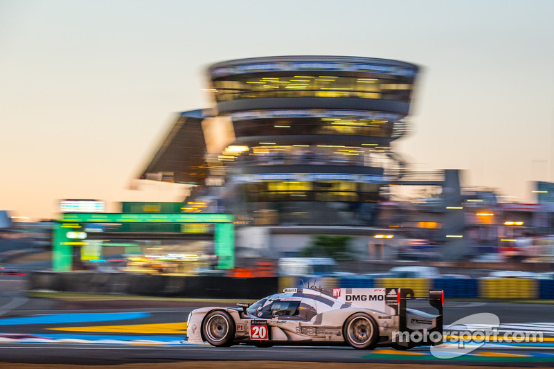 #20 Porsche Team Porsche 919 Hybrid: Timo Bernhard, Mark Webber, Brendon Hartley