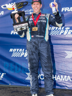 Podium: race winner #67 Hyundai / Rhys Millen Racing Hyundai Veloster: Rhys Millen celebrates